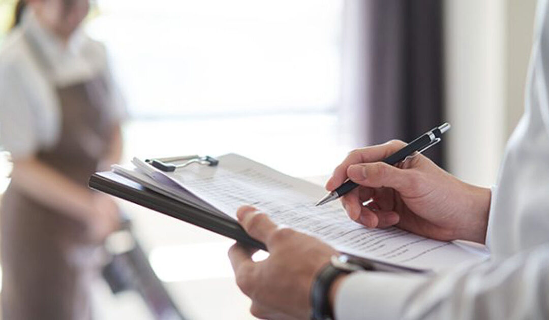 Housekeeping: Από το Χαρτί στην Οθόνη. Γιατί η Παλιά Λίστα Ελέγχου «Κλέβει» Χρήμα και Κριτικές από το Ξενοδοχείο σας;